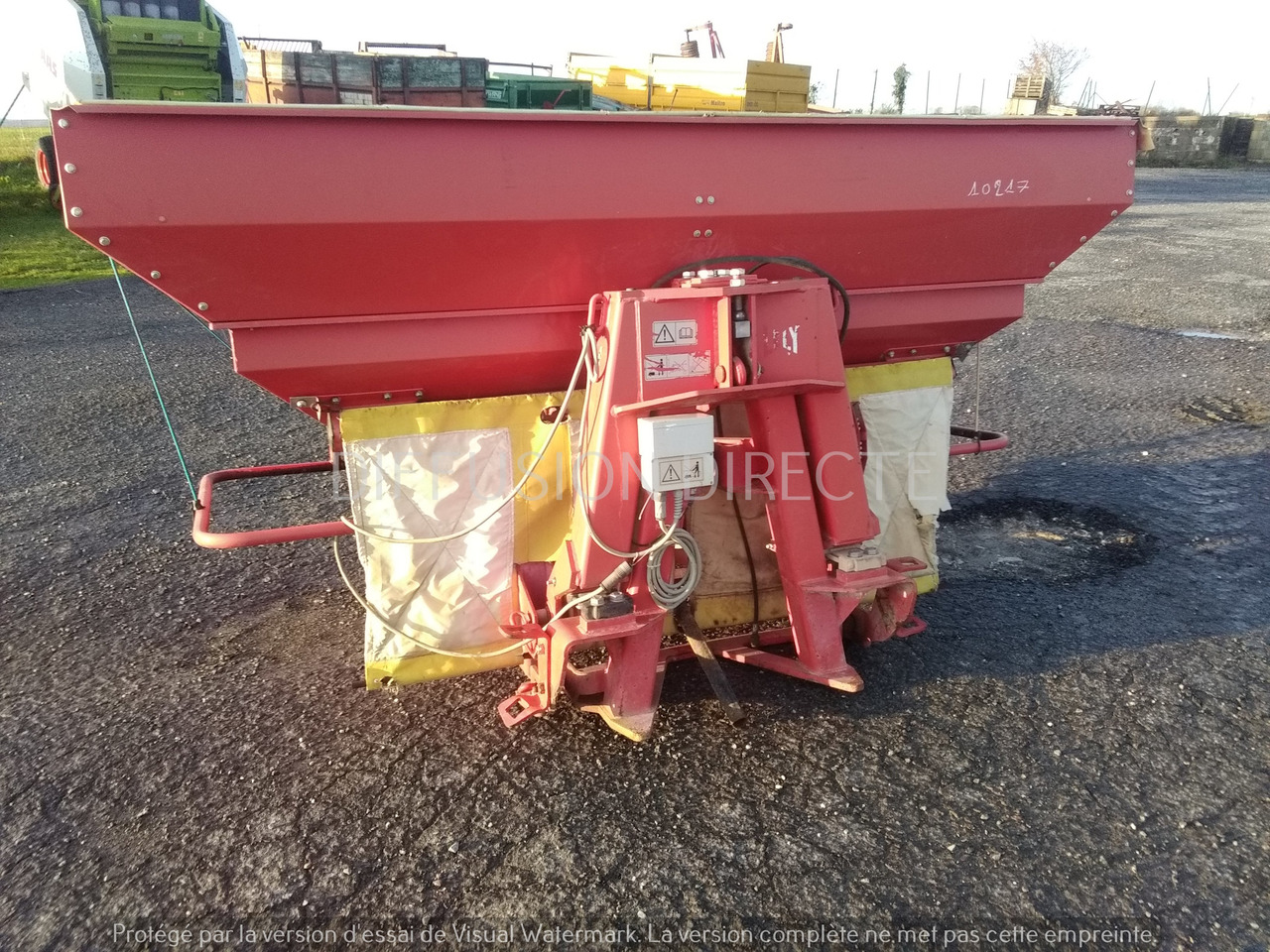 LELY DISTRIBUTEUR D'ENGRAIS CENTERMATIC PESEE - Penyebar pupuk: gambar 2 LELY DISTRIBUTEUR D'ENGRAIS CENTERMATIC PESEE - Penyebar pupuk: gambar 2