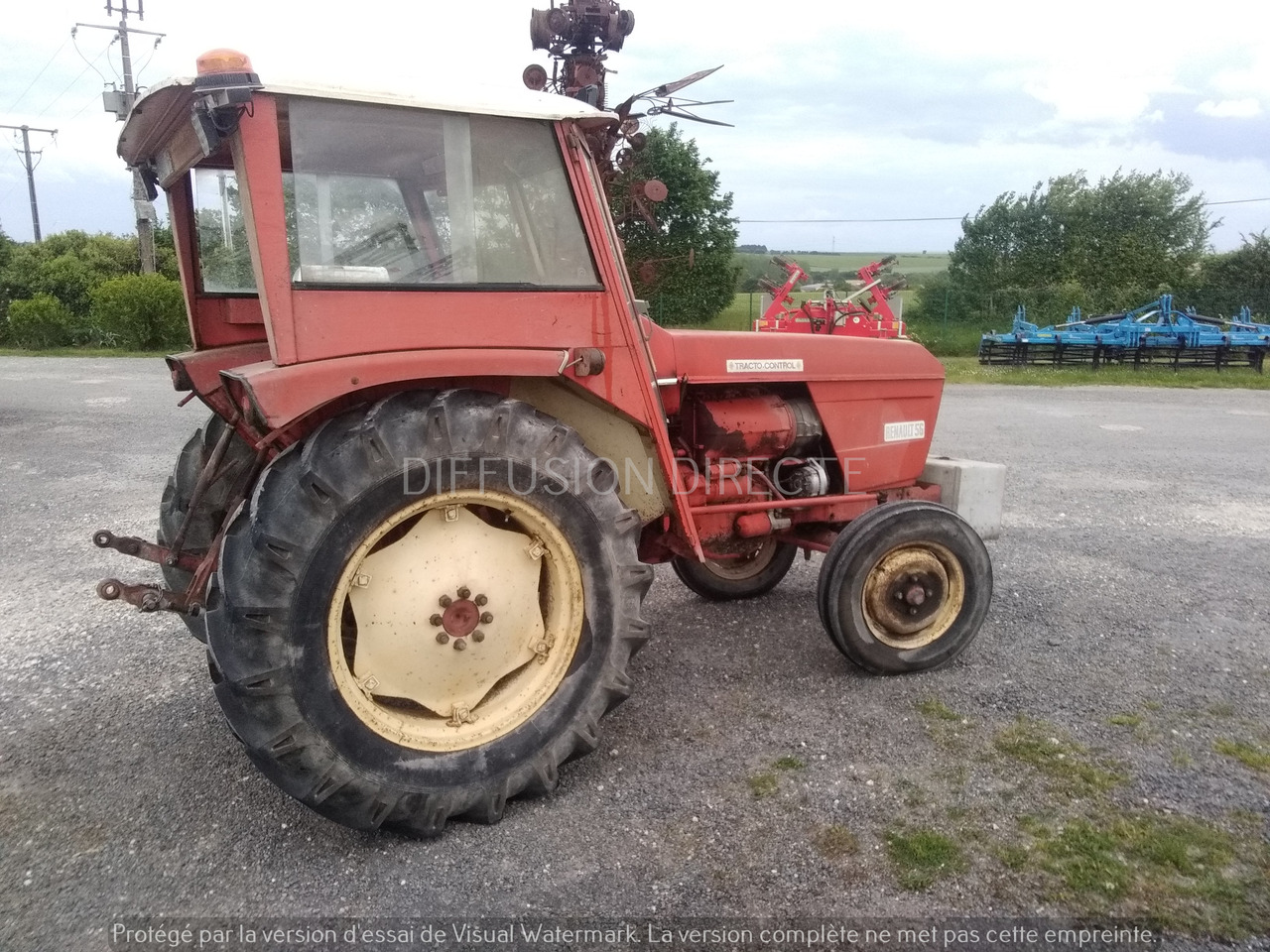RENAULT TRACTEUR AGRICOLE 56 - Traktor: gambar 3 RENAULT TRACTEUR AGRICOLE 56 - Traktor: gambar 3