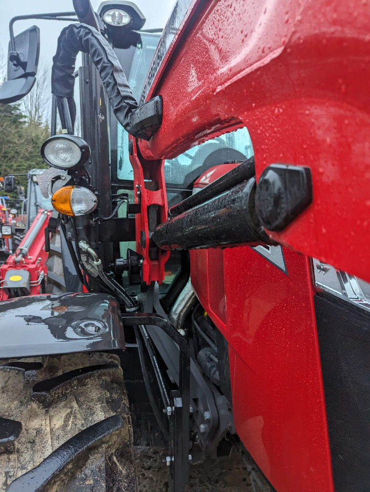 2022 Massey Ferguson 5712M c/w Loader, As New - Traktor: gambar 5 2022 Massey Ferguson 5712M c/w Loader, As New - Traktor: gambar 5