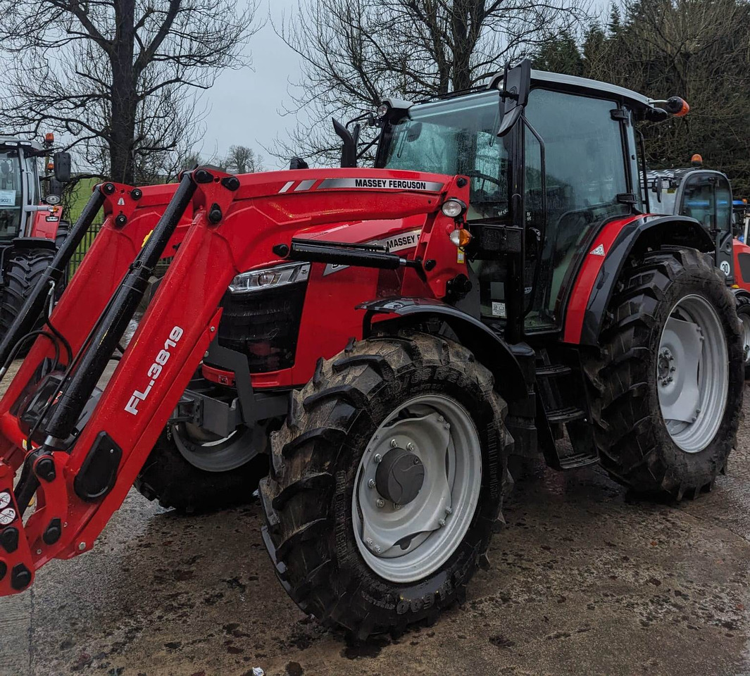 2022 Massey Ferguson 5712M c/w Loader, As New - Traktor: gambar 2 2022 Massey Ferguson 5712M c/w Loader, As New - Traktor: gambar 2