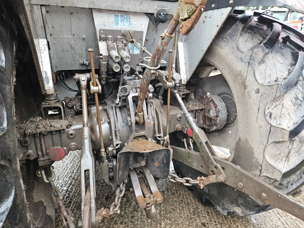 MF 390T 4wd 12/12 with loader, Off Farm - Traktor: gambar 4 MF 390T 4wd 12/12 with loader, Off Farm - Traktor: gambar 4