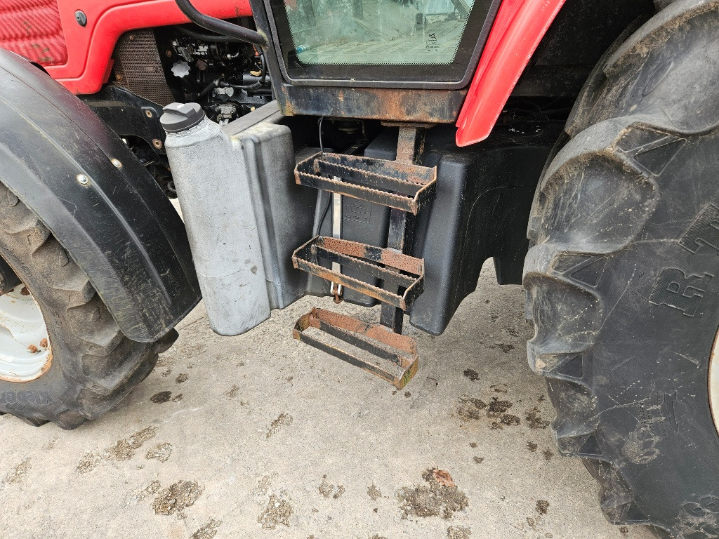 MF 5445 Manual Shuttle - Traktor: gambar 5 MF 5445 Manual Shuttle - Traktor: gambar 5