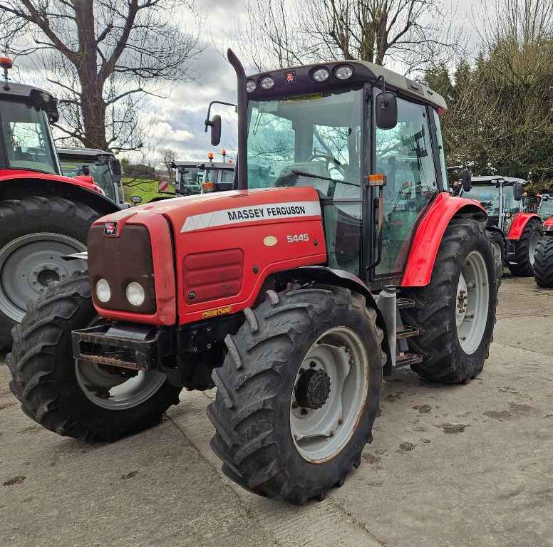 MF 5445 Manual Shuttle - Traktor: gambar 2 MF 5445 Manual Shuttle - Traktor: gambar 2