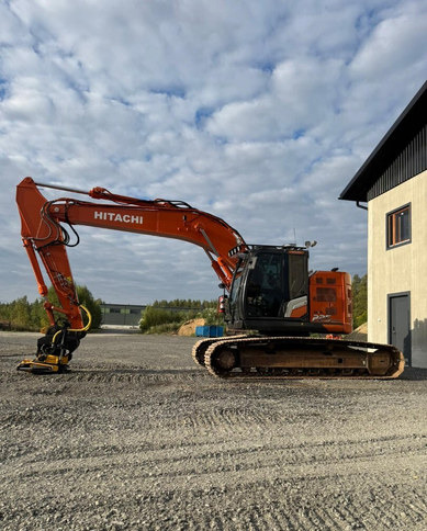 HitachiZX225USLC-7 + Engcon - Ekskavator perayap: gambar 2 HitachiZX225USLC-7 + Engcon - Ekskavator perayap: gambar 2