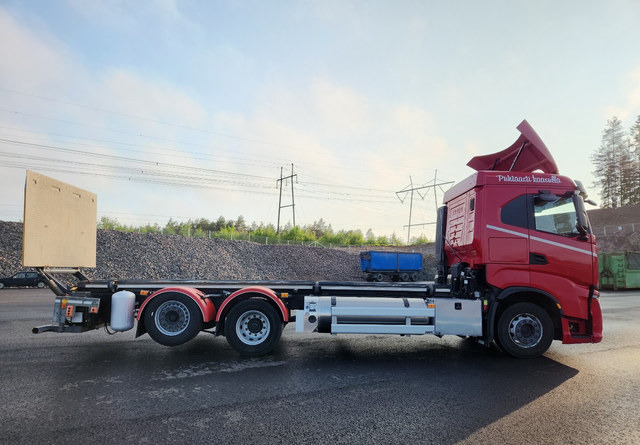 Iveco S-Way 6x2 LNG - Truk sasis: gambar 5 Iveco S-Way 6x2 LNG - Truk sasis: gambar 5
