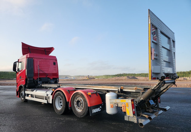 Iveco S-Way 6x2 LNG - Truk sasis: gambar 3 Iveco S-Way 6x2 LNG - Truk sasis: gambar 3