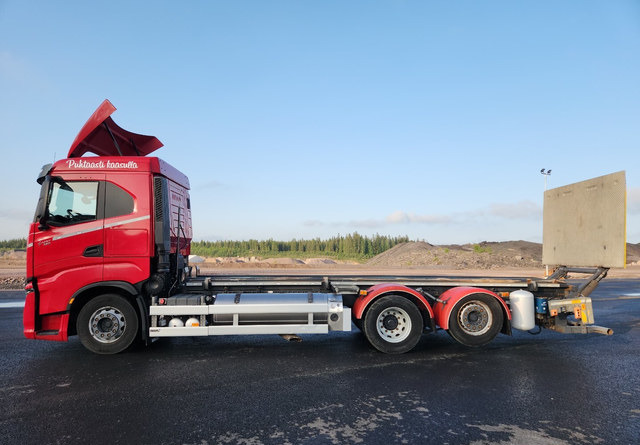 Iveco S-Way 6x2 LNG / LBG - Truk sasis: gambar 2 Iveco S-Way 6x2 LNG / LBG - Truk sasis: gambar 2