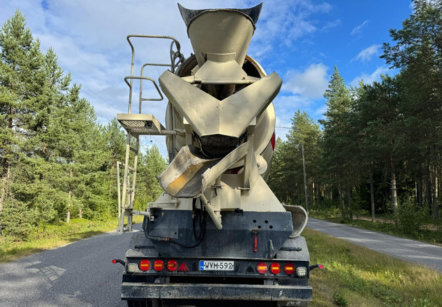 Liebherr12m3 Perävaunu - Semi-trailer mixer beton: gambar 3 Liebherr12m3 Perävaunu - Semi-trailer mixer beton: gambar 3