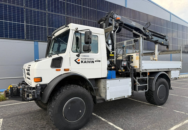 Mercedes-BenzUnimog U5000 + Hiab 099 E-4 - Truk flatbed, Truk derek: gambar 1 Mercedes-BenzUnimog U5000 + Hiab 099 E-4 - Truk flatbed, Truk derek: gambar 1
