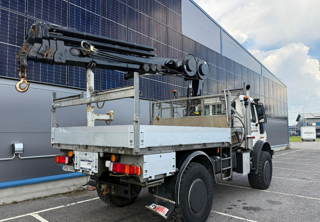 Mercedes-BenzUnimog U5000 + Hiab 099 E-4 - Truk flatbed, Truk derek: gambar 5 Mercedes-BenzUnimog U5000 + Hiab 099 E-4 - Truk flatbed, Truk derek: gambar 5