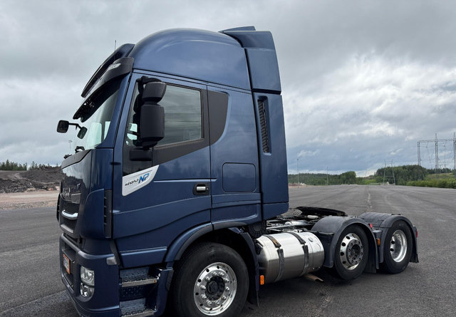 Iveco Stralis 460 LNG / LBG - Tractor head: gambar 1 Iveco Stralis 460 LNG / LBG - Tractor head: gambar 1
