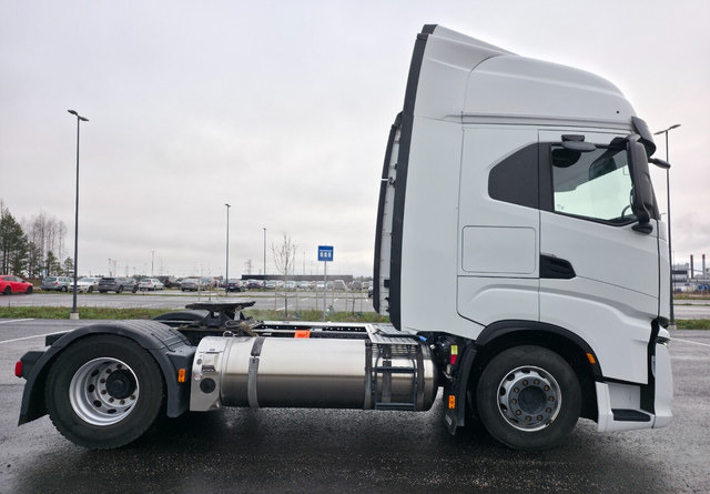 IvecoS-Way 460 4x2 LNG / LBG - Tractor head: gambar 5 IvecoS-Way 460 4x2 LNG / LBG - Tractor head: gambar 5