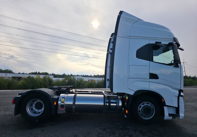 IvecoS-Way 460 4x2 LNG / LBG - Tractor head: gambar 5 IvecoS-Way 460 4x2 LNG / LBG - Tractor head: gambar 5