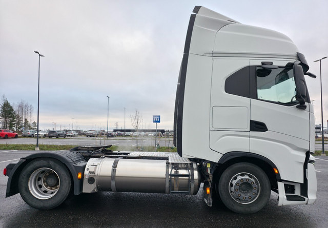 IvecoS-Way 460 4x2 LNG / LBG - Tractor head: gambar 5 IvecoS-Way 460 4x2 LNG / LBG - Tractor head: gambar 5