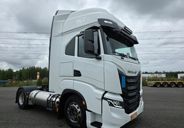 Tractor head IvecoS-Way 460 4x2 LNG / LBG: gambar 6 Tractor head IvecoS-Way 460 4x2 LNG / LBG: gambar 6