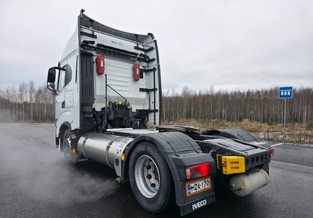 IvecoS-Way 460 4x2 LNG / LBG - Tractor head: gambar 3 IvecoS-Way 460 4x2 LNG / LBG - Tractor head: gambar 3