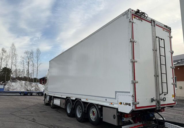 Volvo FH16 750 10x4 - Truk box: gambar 3 Volvo FH16 750 10x4 - Truk box: gambar 3