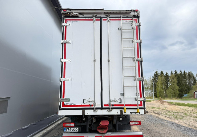 VolvoFH 540 8x4 66m3 - Truk box: gambar 5 VolvoFH 540 8x4 66m3 - Truk box: gambar 5