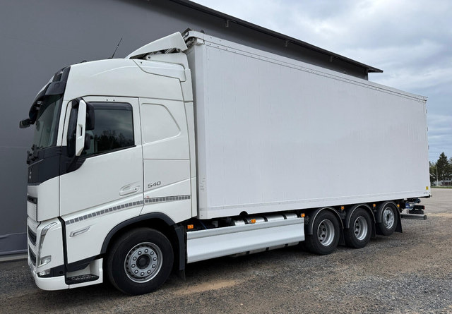 VolvoFH 540 8x4 66m3 - Truk box: gambar 2 VolvoFH 540 8x4 66m3 - Truk box: gambar 2