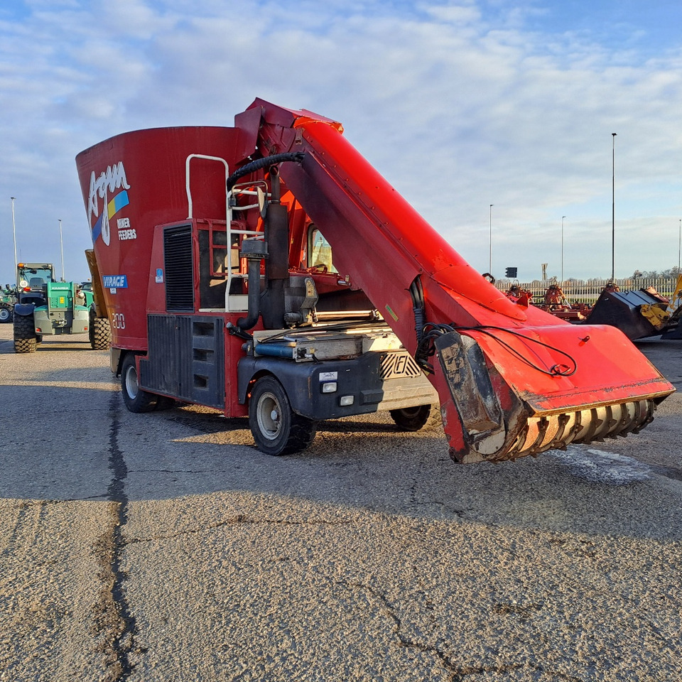 CARRO MISCELATORE SEMOVENTE AGM MIRAGE 200 - Mixer-pengumpan: gambar 2 CARRO MISCELATORE SEMOVENTE AGM MIRAGE 200 - Mixer-pengumpan: gambar 2