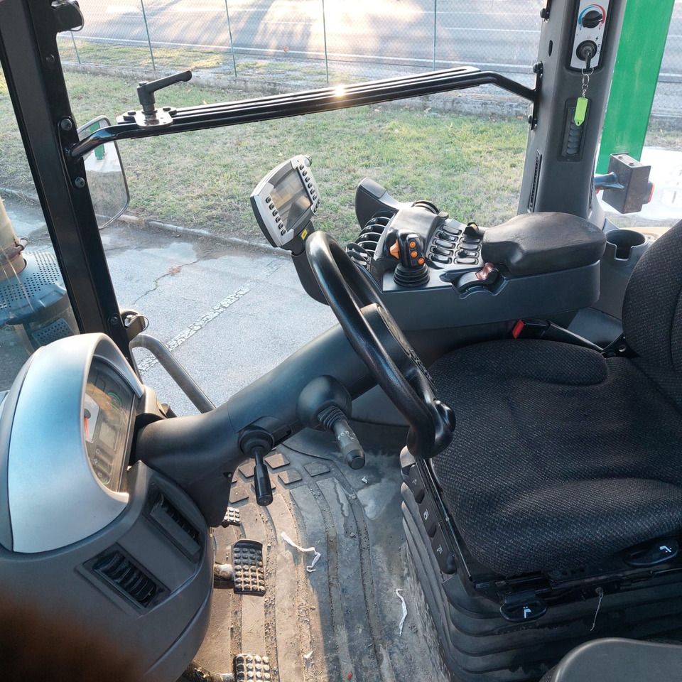 CHALLENGER MT 765E - Traktor: gambar 5 CHALLENGER MT 765E - Traktor: gambar 5