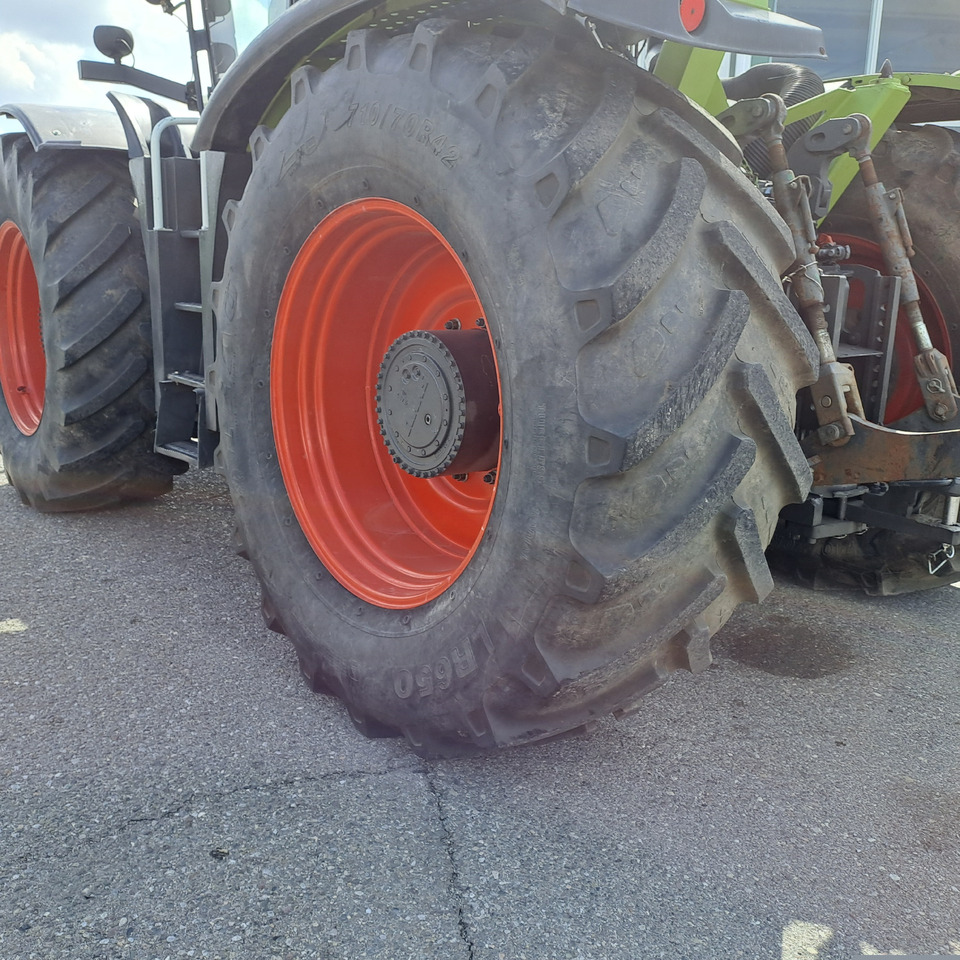 CLAAS XERION 3800 TRAC - Traktor: gambar 5 CLAAS XERION 3800 TRAC - Traktor: gambar 5