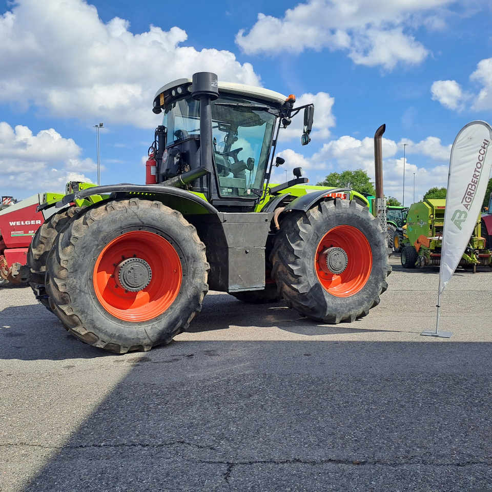 CLAAS XERION 3800 TRAC - Traktor: gambar 2 CLAAS XERION 3800 TRAC - Traktor: gambar 2