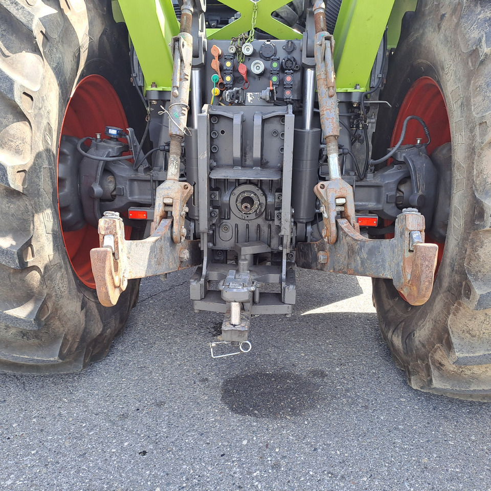 CLAAS XERION 3800 TRAC - Traktor: gambar 4 CLAAS XERION 3800 TRAC - Traktor: gambar 4