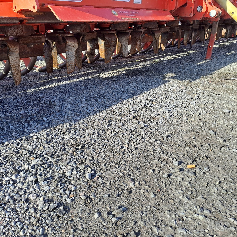 ERPICE ROTANTE PIEGHEVOLE MASCHIO AQUILA RAP 7000 - Rotavator: gambar 3 ERPICE ROTANTE PIEGHEVOLE MASCHIO AQUILA RAP 7000 - Rotavator: gambar 3