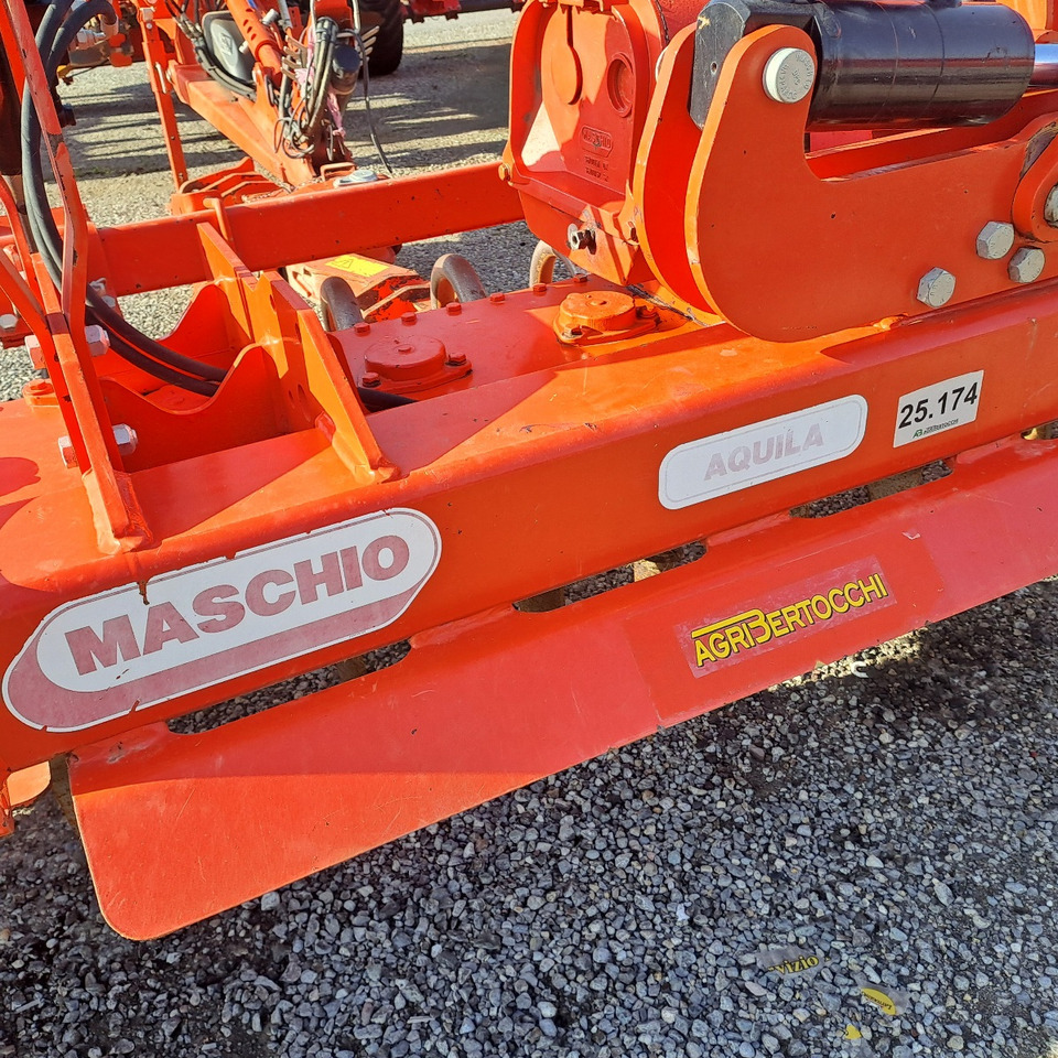 ERPICE ROTANTE PIEGHEVOLE MASCHIO AQUILA RAP 7000 - Rotavator: gambar 5 ERPICE ROTANTE PIEGHEVOLE MASCHIO AQUILA RAP 7000 - Rotavator: gambar 5