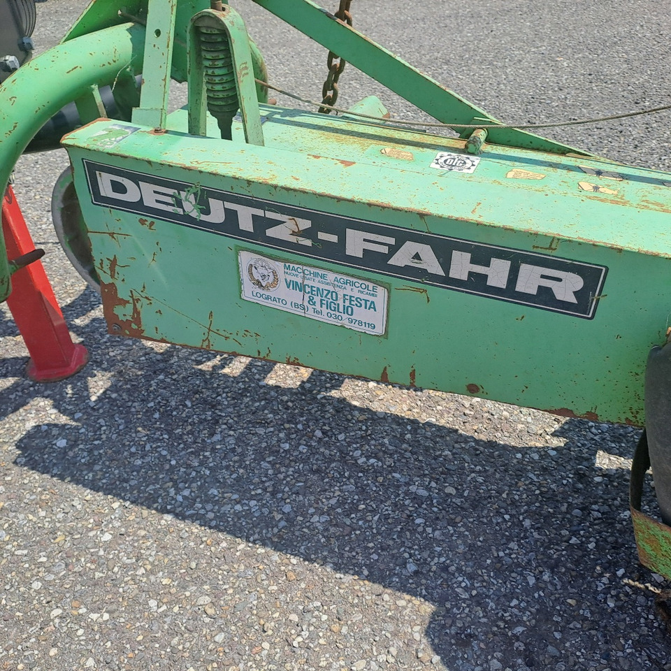 FALCIATRICE DEUTZ-FAHR KM 24 - Mesin pemotong padang rumput: gambar 3 FALCIATRICE DEUTZ-FAHR KM 24 - Mesin pemotong padang rumput: gambar 3