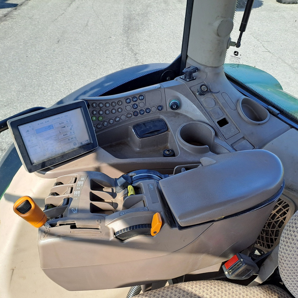 Traktor JOHN DEERE 6210R: gambar 11