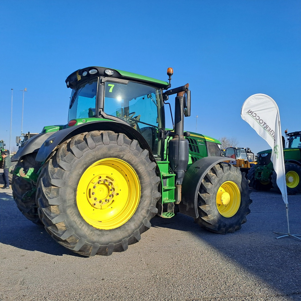 JOHN DEERE 6215R - Traktor: gambar 3 JOHN DEERE 6215R - Traktor: gambar 3