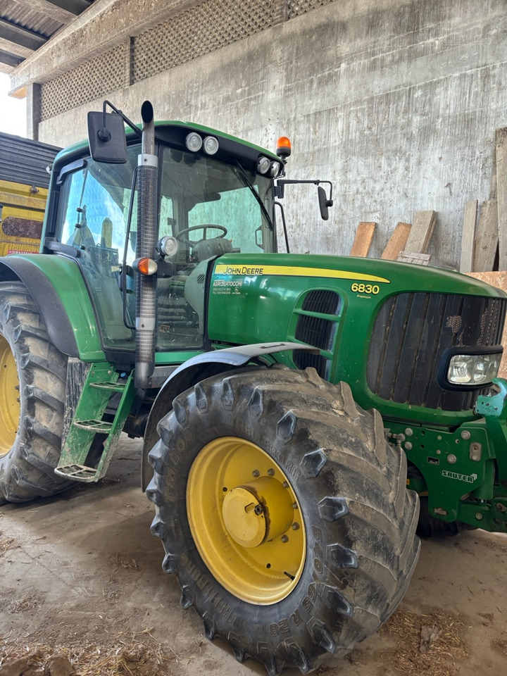 JOHN DEERE 6830 - Traktor: gambar 2 JOHN DEERE 6830 - Traktor: gambar 2