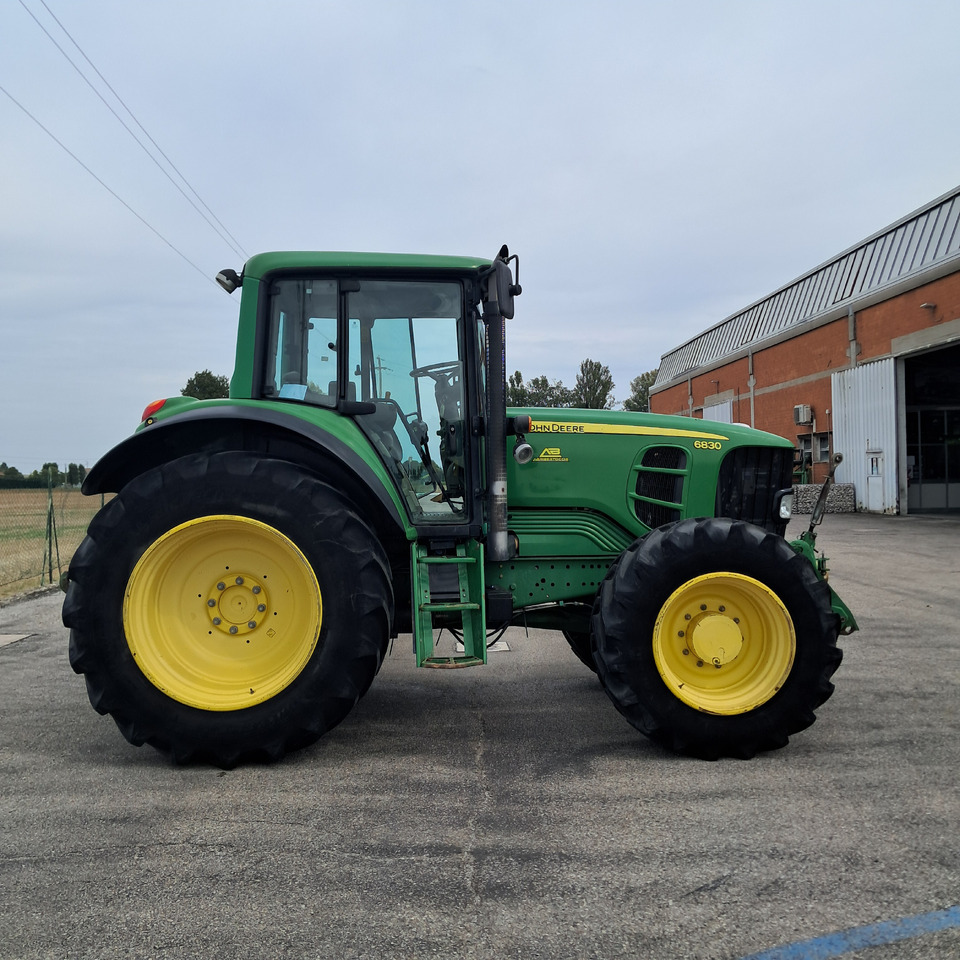 JOHN DEERE 6830 Premium - Traktor: gambar 5 JOHN DEERE 6830 Premium - Traktor: gambar 5