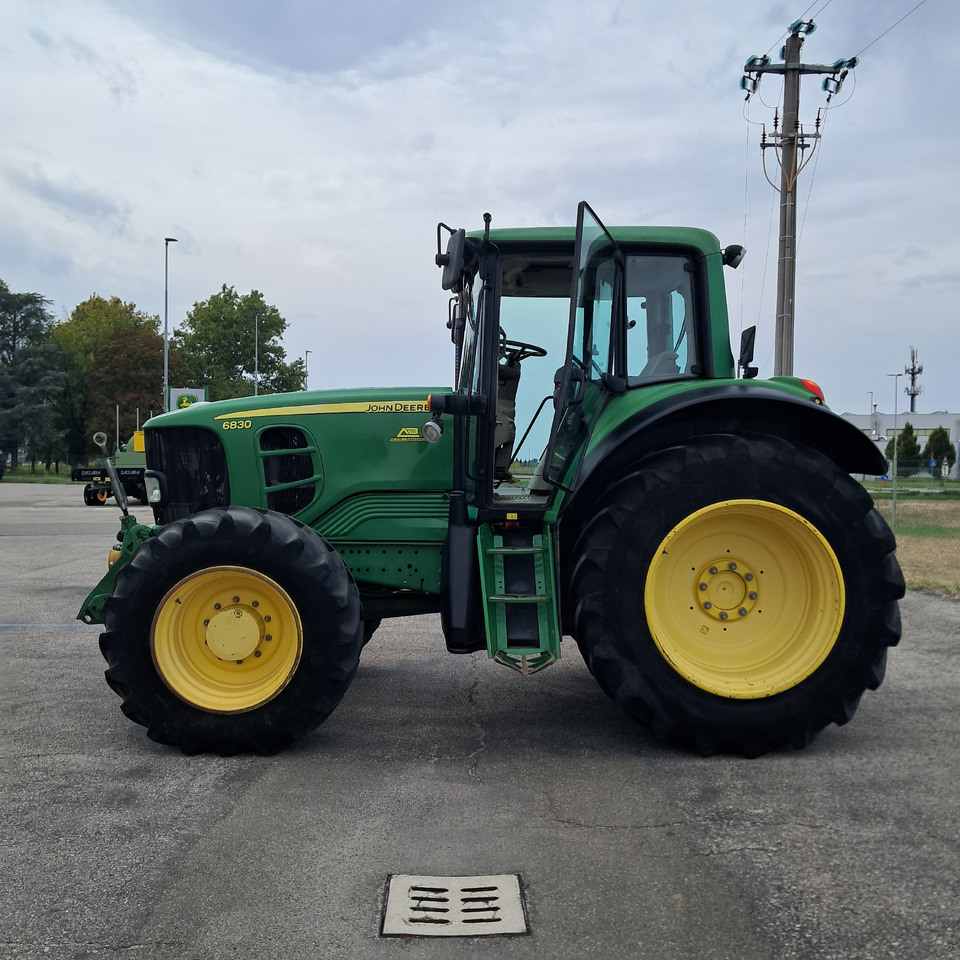 JOHN DEERE 6830 Premium - Traktor: gambar 3 JOHN DEERE 6830 Premium - Traktor: gambar 3