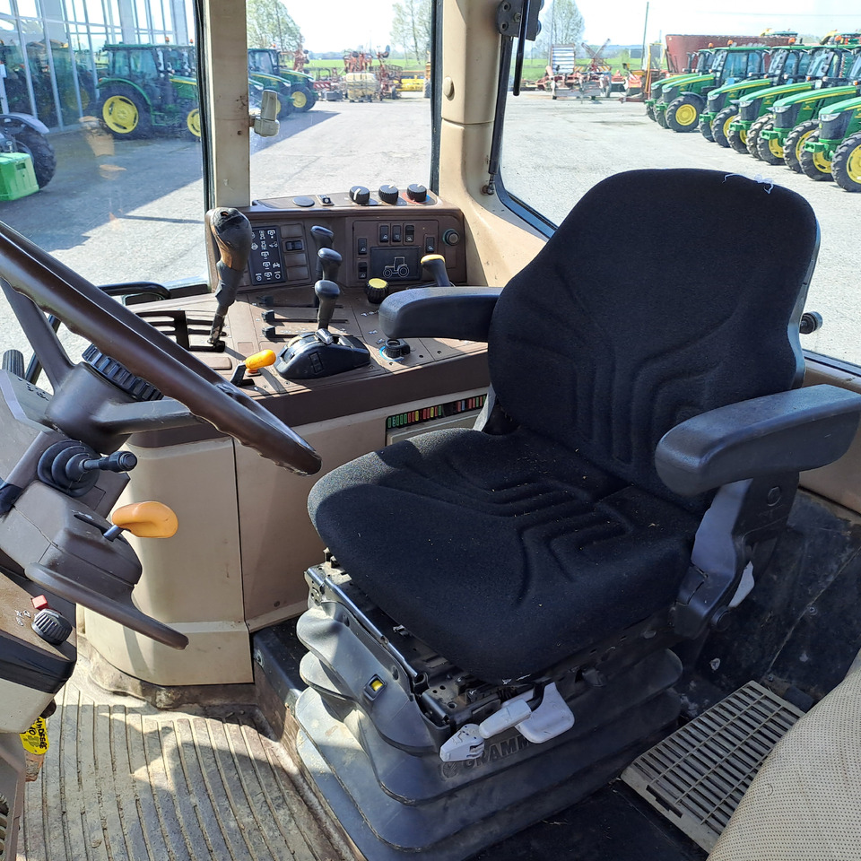 JOHN DEERE 6910 - Traktor: gambar 5 JOHN DEERE 6910 - Traktor: gambar 5