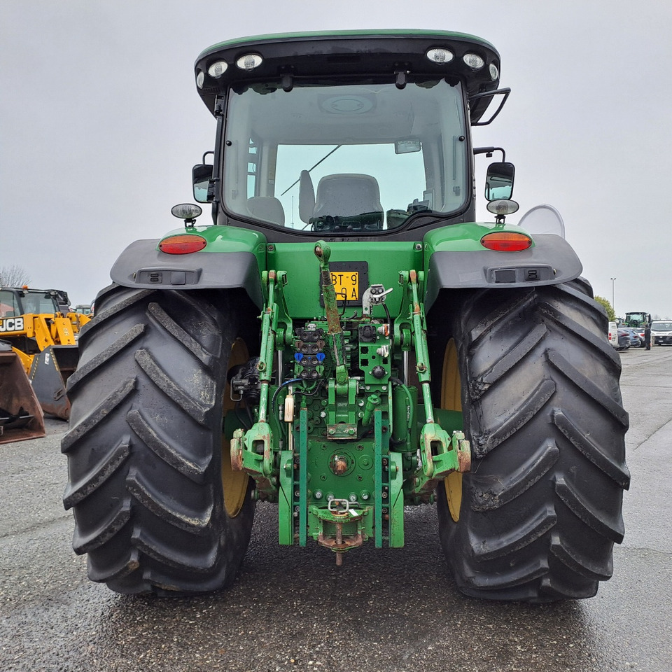 JOHN DEERE 7230R - ASTA AGRIBERTOCCHI - Traktor: gambar 4 JOHN DEERE 7230R - ASTA AGRIBERTOCCHI - Traktor: gambar 4