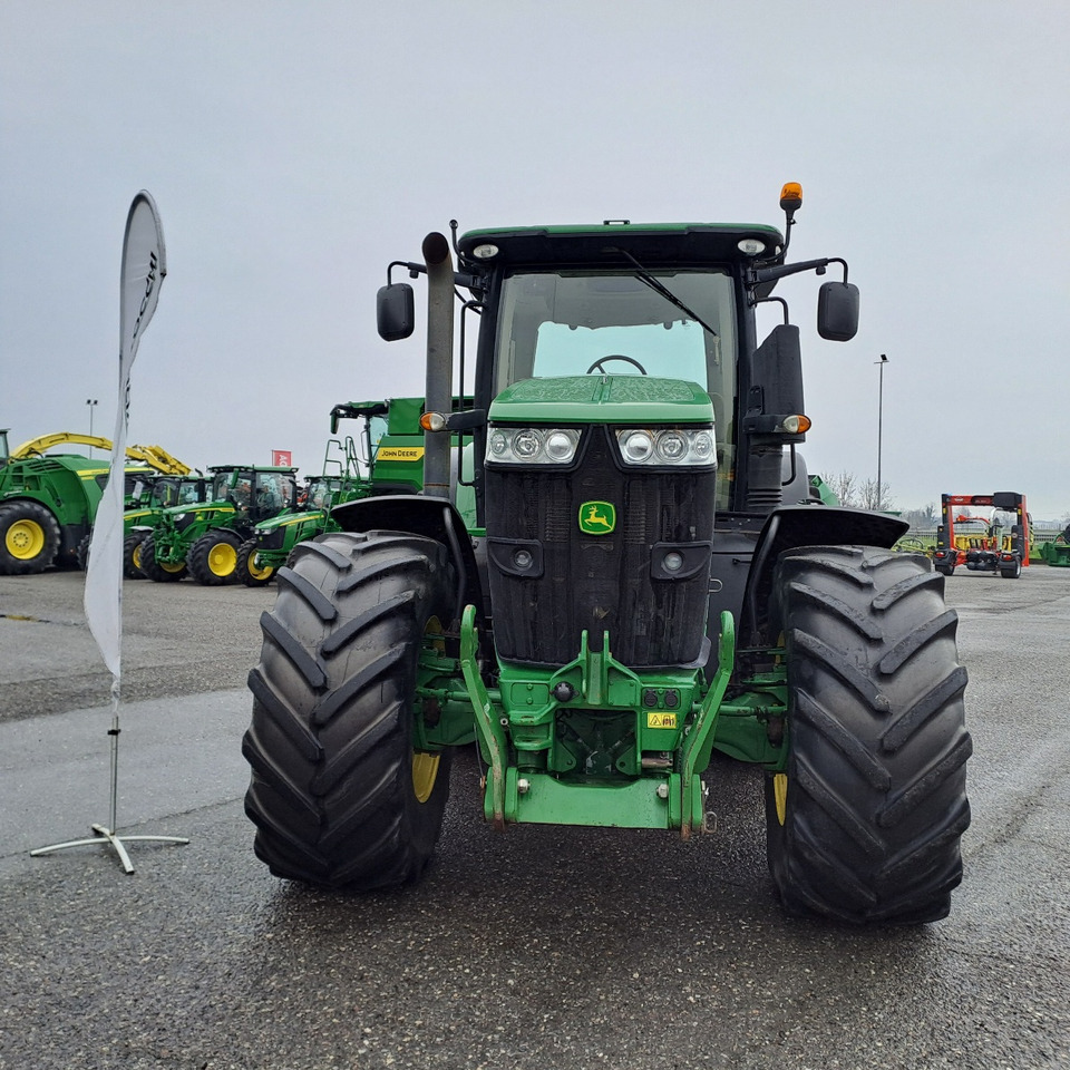 JOHN DEERE 7230R - ASTA AGRIBERTOCCHI - Traktor: gambar 2 JOHN DEERE 7230R - ASTA AGRIBERTOCCHI - Traktor: gambar 2
