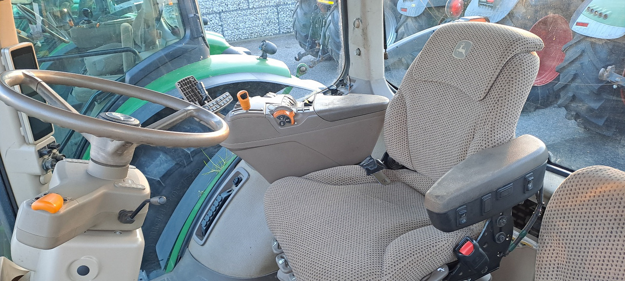 JOHN DEERE 7230R - Traktor: gambar 5 JOHN DEERE 7230R - Traktor: gambar 5