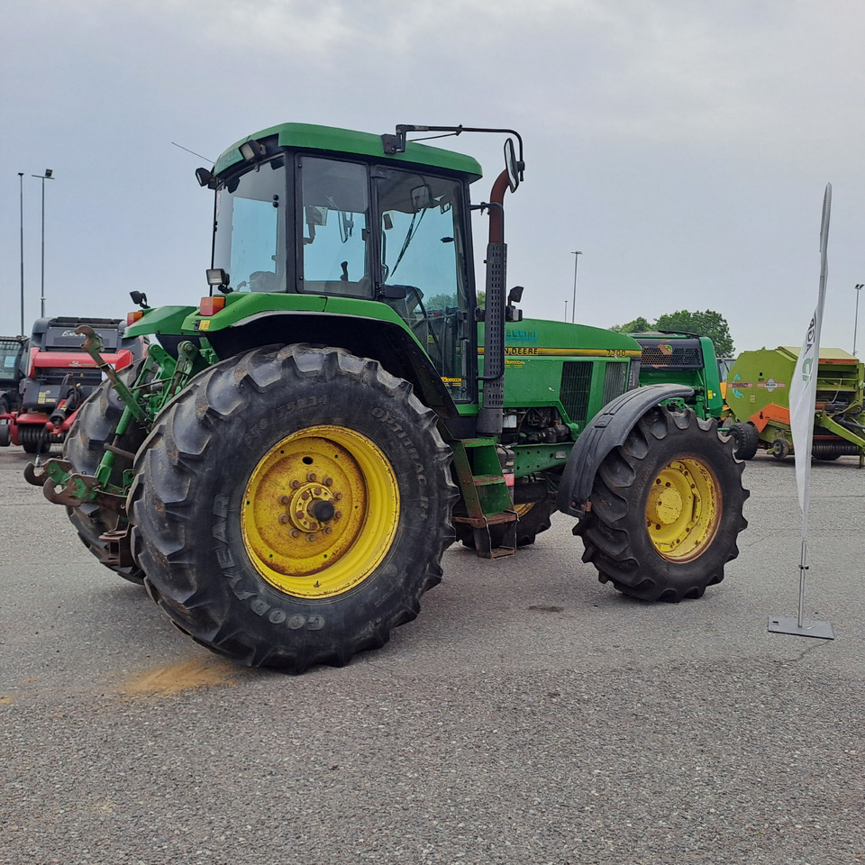 JOHN DEERE 7700 - Traktor: gambar 2 JOHN DEERE 7700 - Traktor: gambar 2
