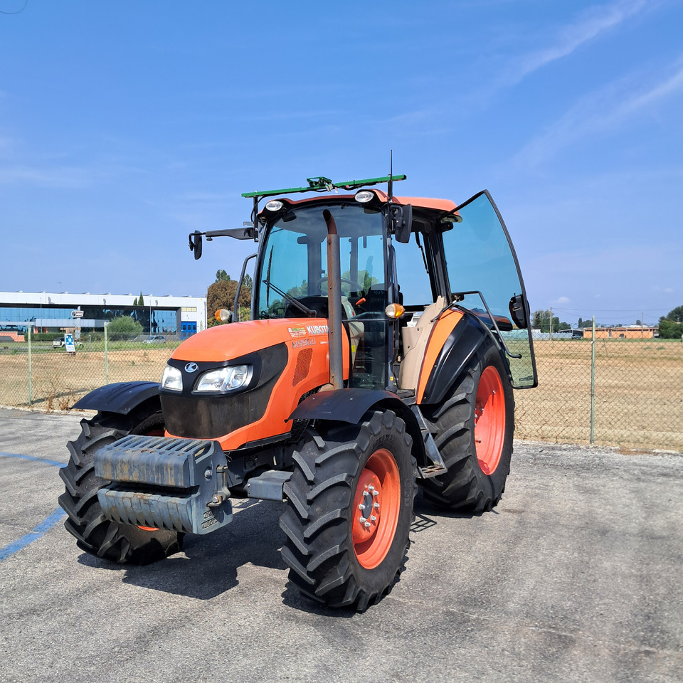 KUBOTA M9960 - Traktor: gambar 1 KUBOTA M9960 - Traktor: gambar 1
