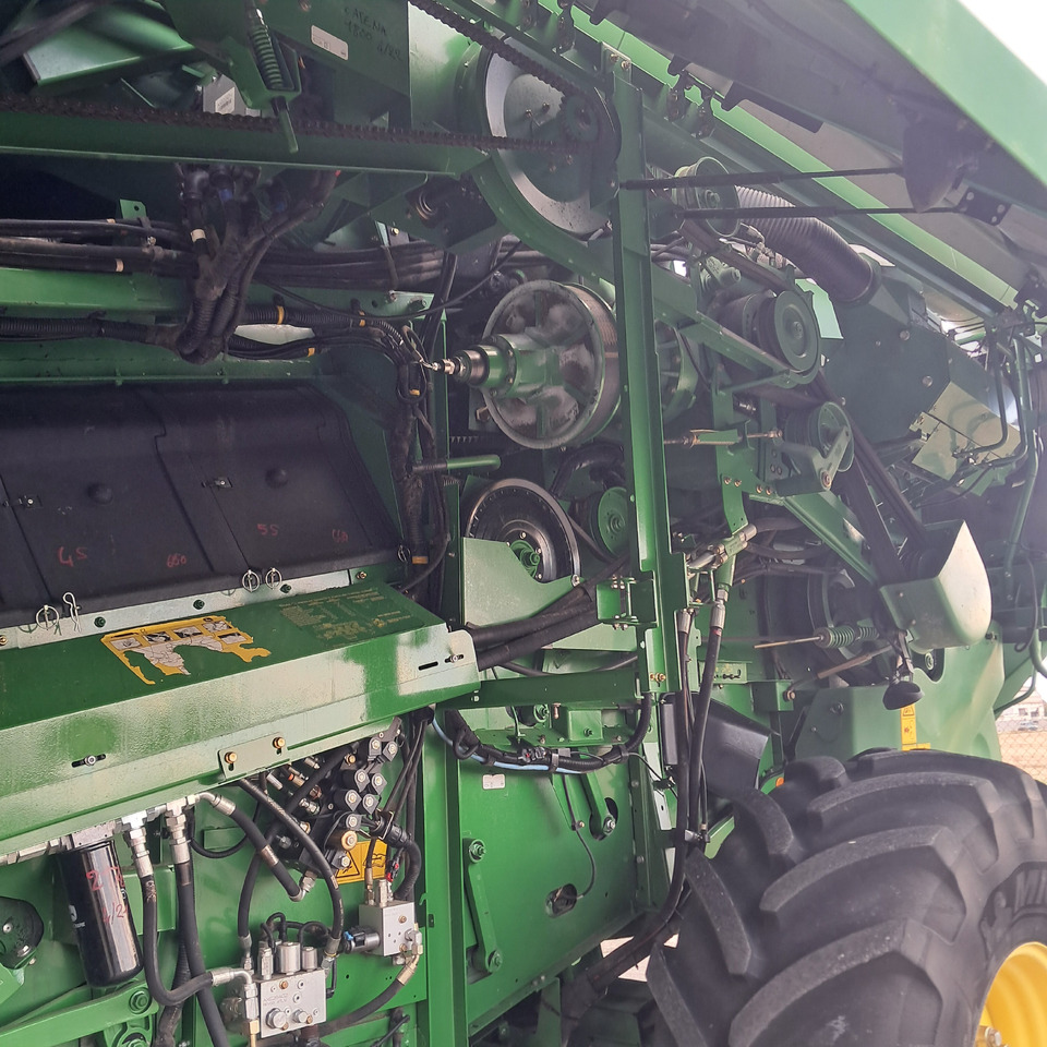 Pemanen gabungan MIETITREBBIA JOHN DEERE S660: gambar 11