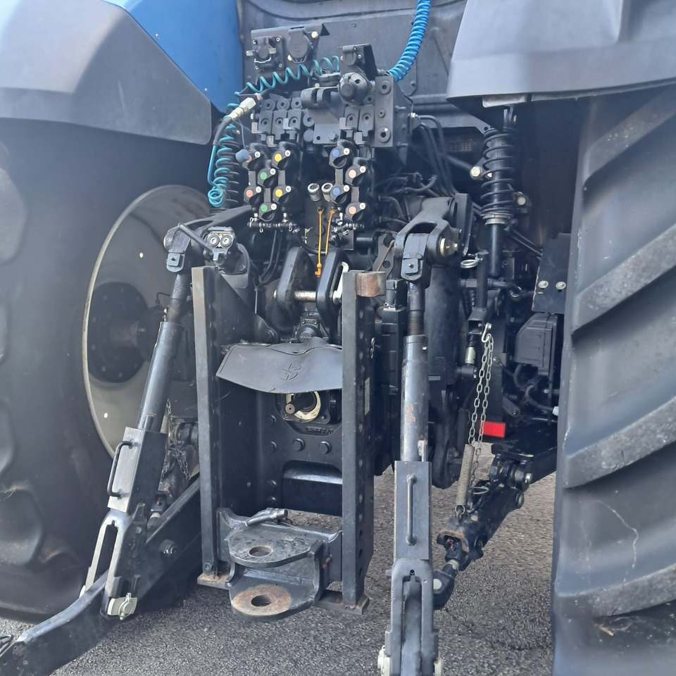 NEW HOLLAND T7 HD - Traktor: gambar 5 NEW HOLLAND T7 HD - Traktor: gambar 5