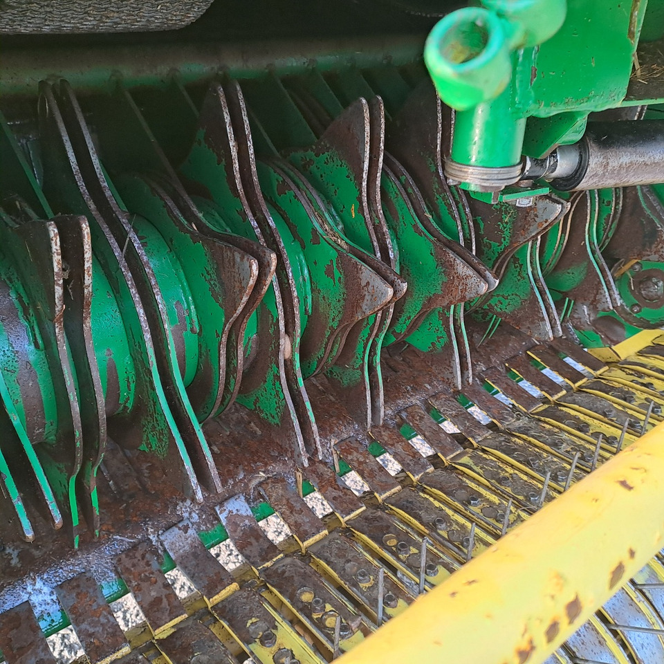 ROTOPRESSA JOHN DEERE 592 - Peralatan lainnya: gambar 4 ROTOPRESSA JOHN DEERE 592 - Peralatan lainnya: gambar 4