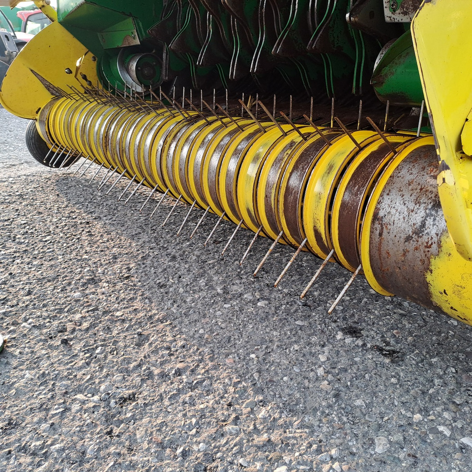 ROTOPRESSA JOHN DEERE 592 - Baler bulat: gambar 5 ROTOPRESSA JOHN DEERE 592 - Baler bulat: gambar 5