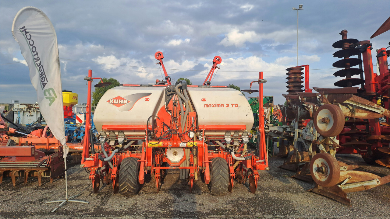 SEMINATRICE DI PRECISIONE KUHN MAXIMA 2 TD - Bor benih: gambar 1 SEMINATRICE DI PRECISIONE KUHN MAXIMA 2 TD - Bor benih: gambar 1