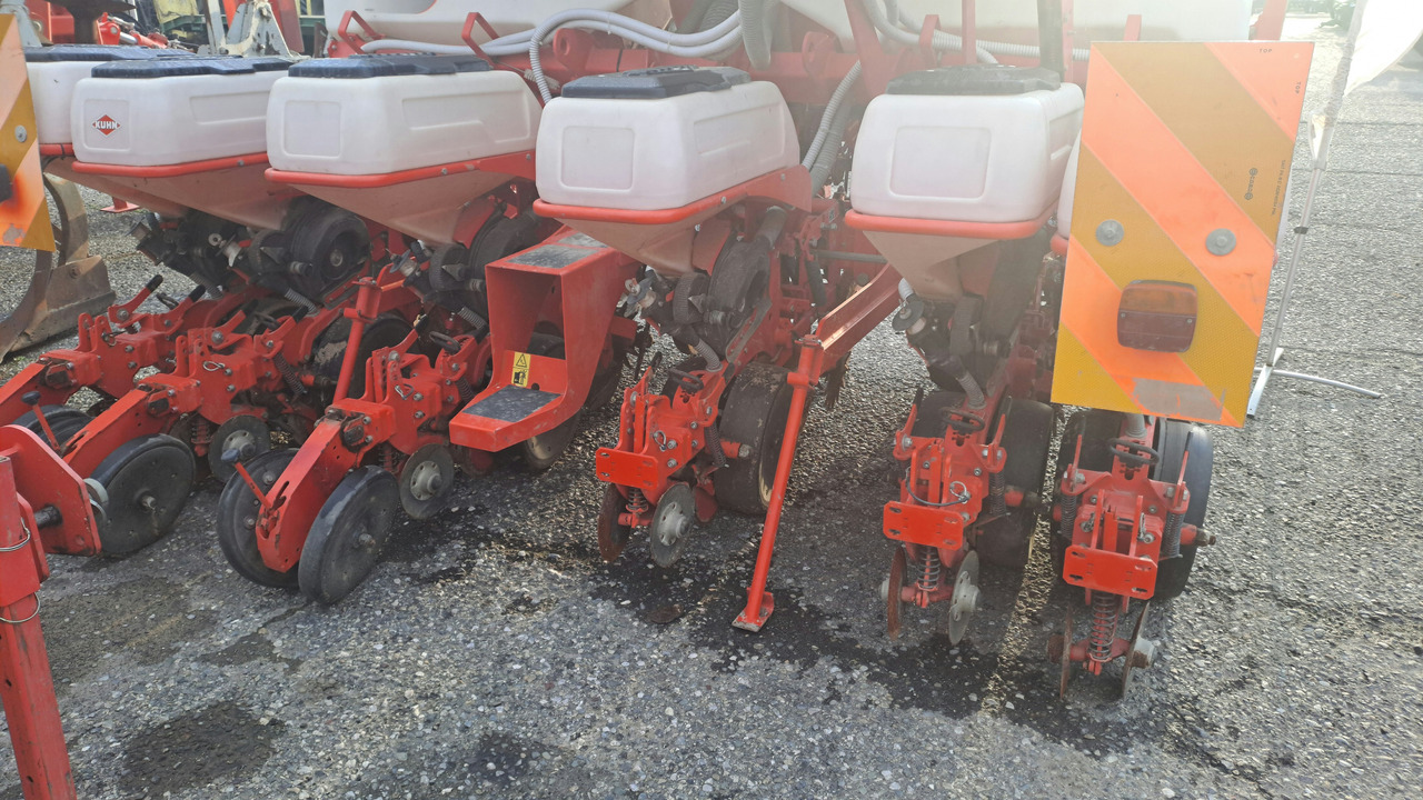 SEMINATRICE DI PRECISIONE KUHN MAXIMA 2 TD - Bor benih: gambar 4 SEMINATRICE DI PRECISIONE KUHN MAXIMA 2 TD - Bor benih: gambar 4