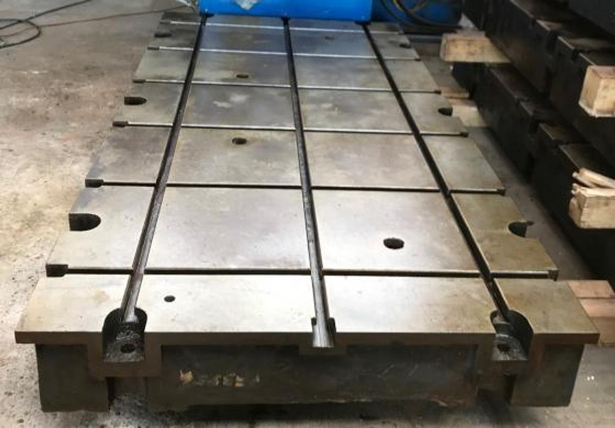 Fundament- bzw. Aufspannplatten, ca. 50 Stück vorrätig - Mesin pengerjaan logam: gambar 1 Fundament- bzw. Aufspannplatten, ca. 50 Stück vorrätig - Mesin pengerjaan logam: gambar 1