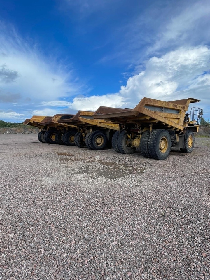 Komatsu HD 465-7E0, 2x HD 405-6, total 3 pcs - Truk batu/ Dumper iebes: gambar 2 Komatsu HD 465-7E0, 2x HD 405-6, total 3 pcs - Truk batu/ Dumper iebes: gambar 2